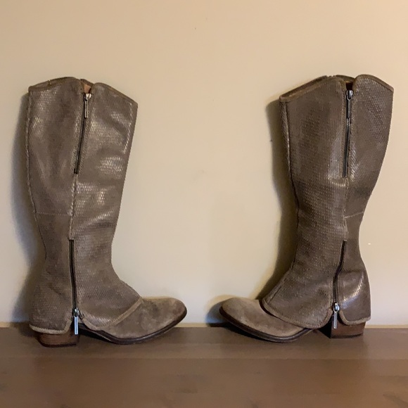 Donald J. Pliner Taupe Leather Boots - Women’s Size 6 - Picture 5 of 10